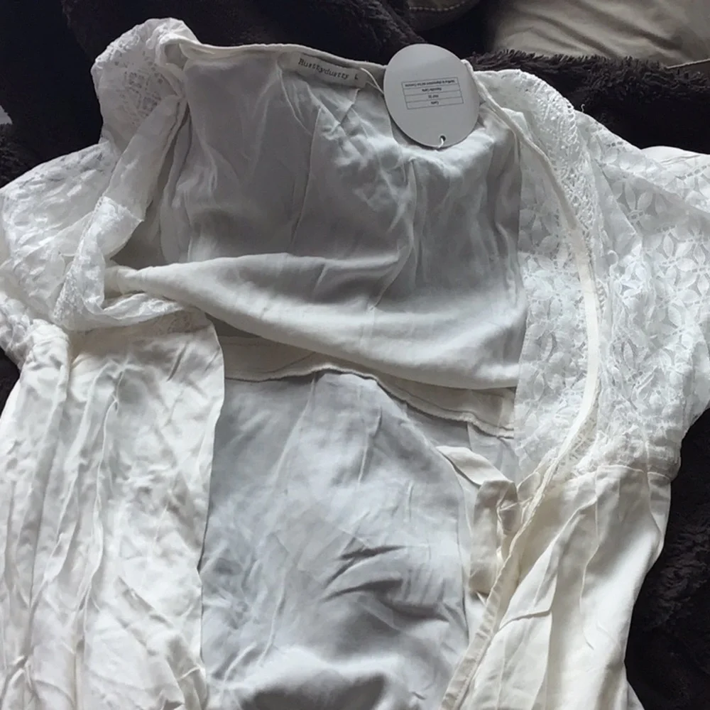 NEW! Viscose Duster White Lace Kimono - Picture 4 of 10